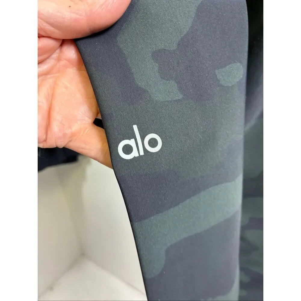 ALO Vapor Camo Leggings in Hunter Size S